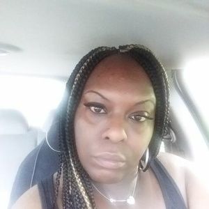 Meet your Posher, Demetra